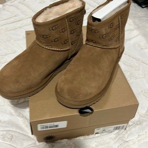 UGG Classic Mini Embossed Logo Chestnut Boots